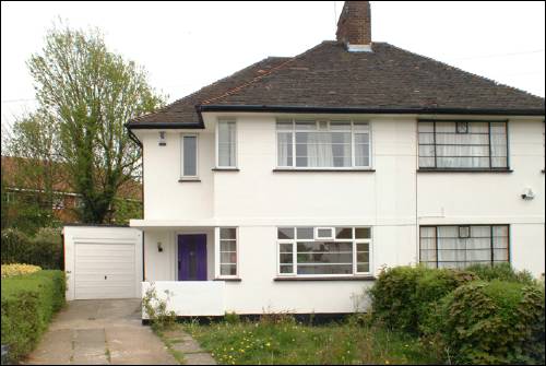 16 Howard Walk